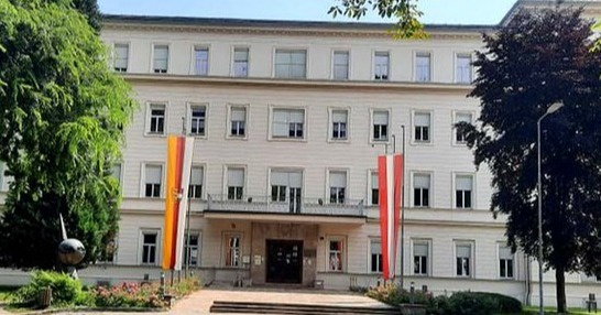 Die Landesregierung &ouml;ffnet ihre Pforten